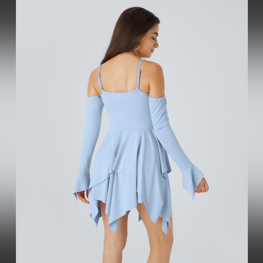 Adjustable Strap Ruched Backless Long Sleeve
Layered Hanky Hem Mini Casu… - Picture 2 of 4